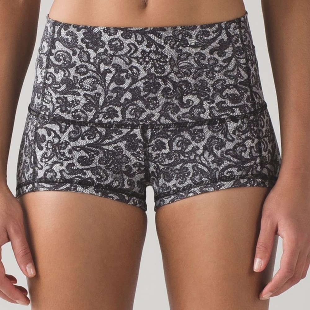 Lululemon Wunder Short